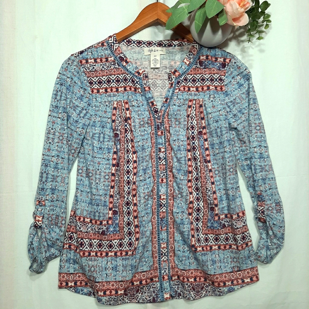 ⭐Style & Co Abstract Woven Split Neck Botton Blouse⭐